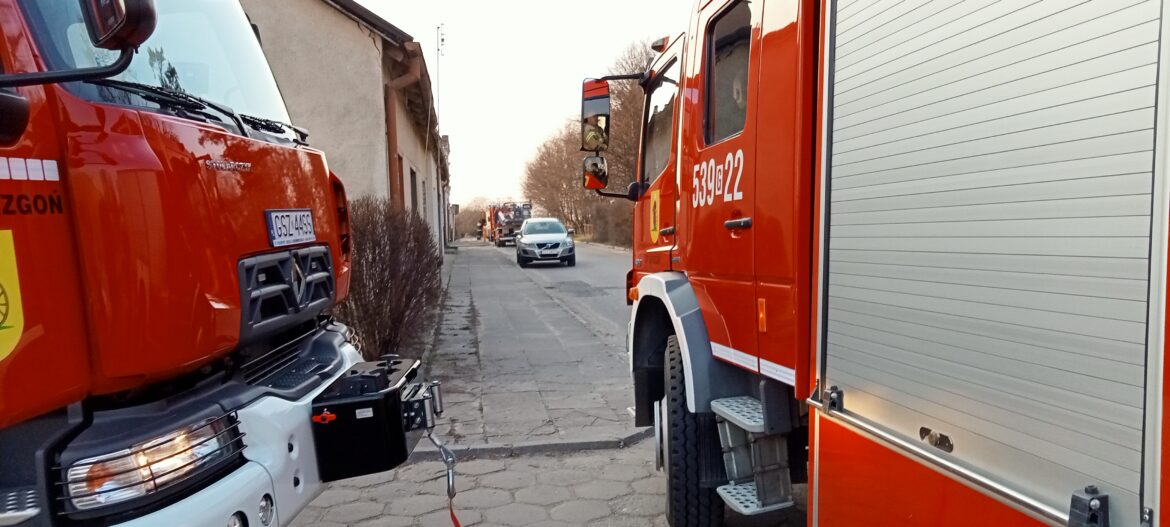 [WIDEO] Cztery zastępy straży pożarnej interweniowały w Prakwicach