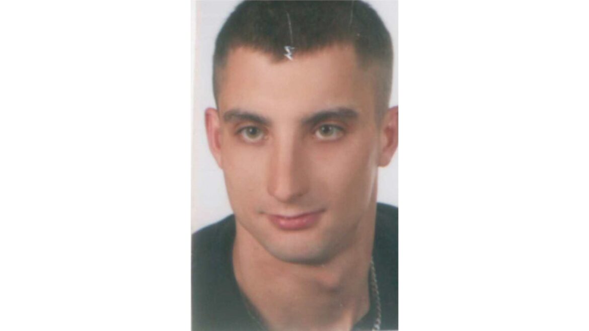 Zaginął Sebastian Zdziechowicz. Policja prosi o pomoc poszukiwaniach.