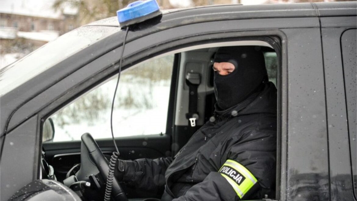 Akcja policji na terenie Dzierzgonia. Kryminalni zabezpieczyli nielegalny tytoń i narkotyki.