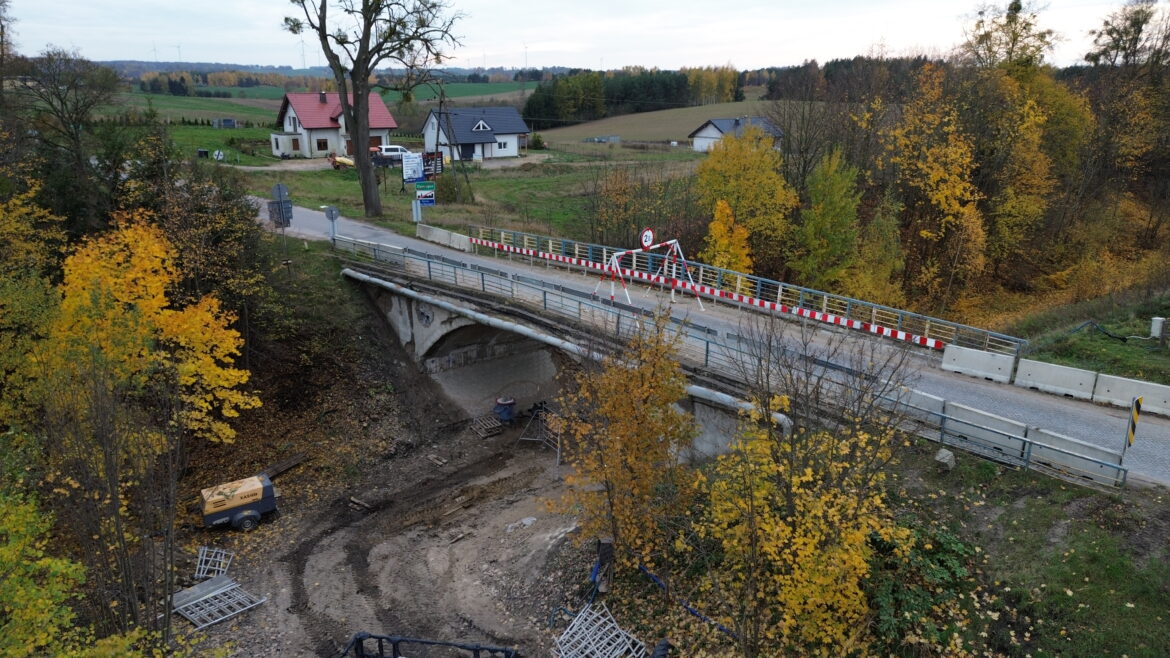 Trwa remont wiaduktu kolejowego w Dzierzgoniu.